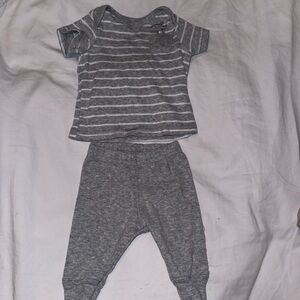 Gender Neutral Newborn matching outfit